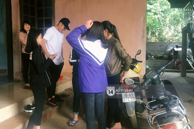 Anh em Tiến Dũng U23 về nhà ăn Tết, mua tivi mới cho gia đình vì muốn chúng con đá ở đâu, bố mẹ cũng có thể nhìn thấy Anh em Tiến Dũng U23 về nhà ăn Tết, mua tivi mới cho gia đình vì muốn chúng con đá ở đâu, bố mẹ cũng có thể nhìn thấy